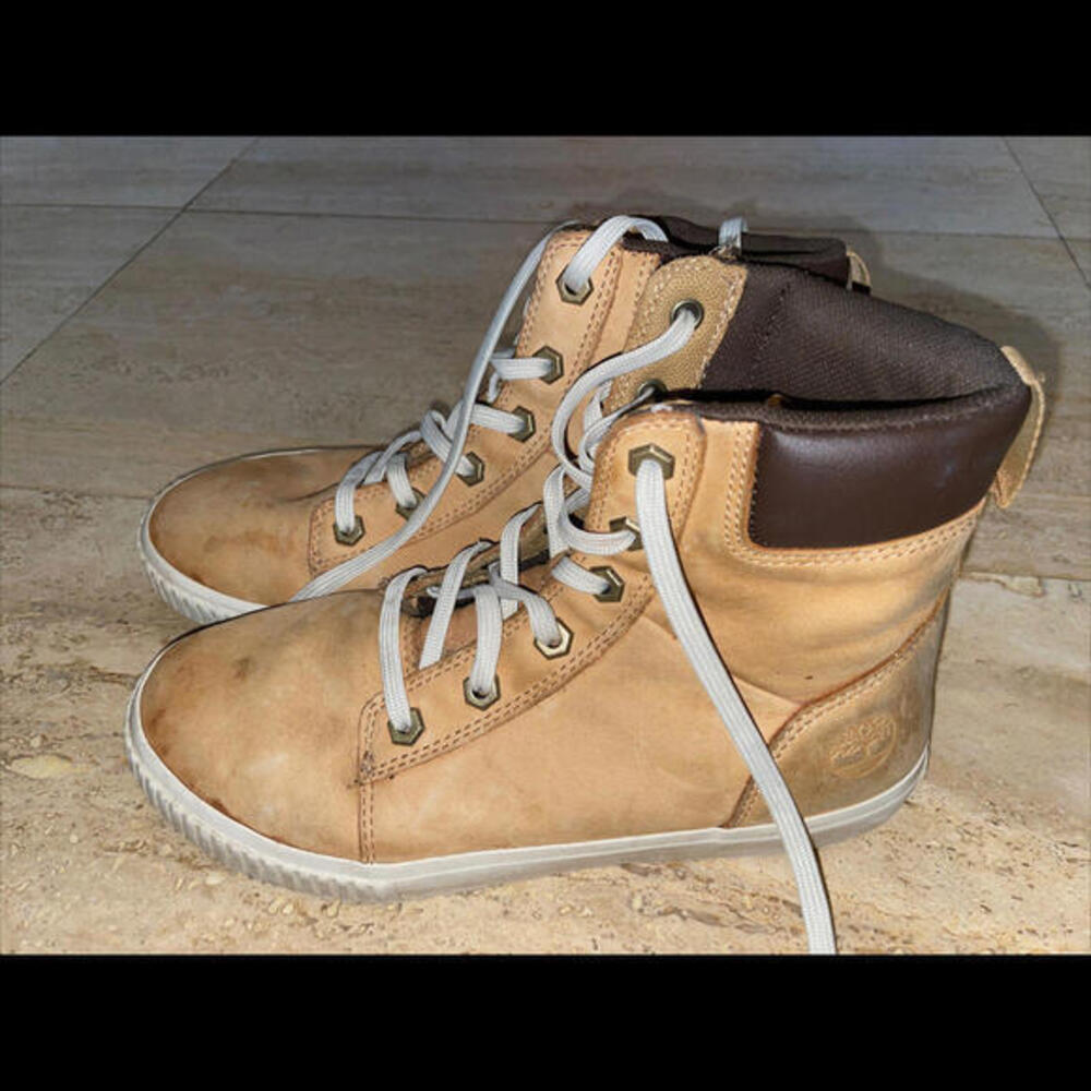 Timberland Women's Skyla Bay Hiking Boot Size 7